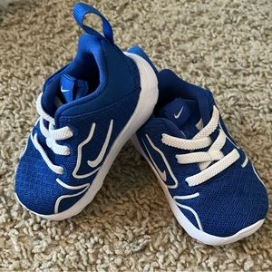 NWOT NIKE baby size 3C blue and white